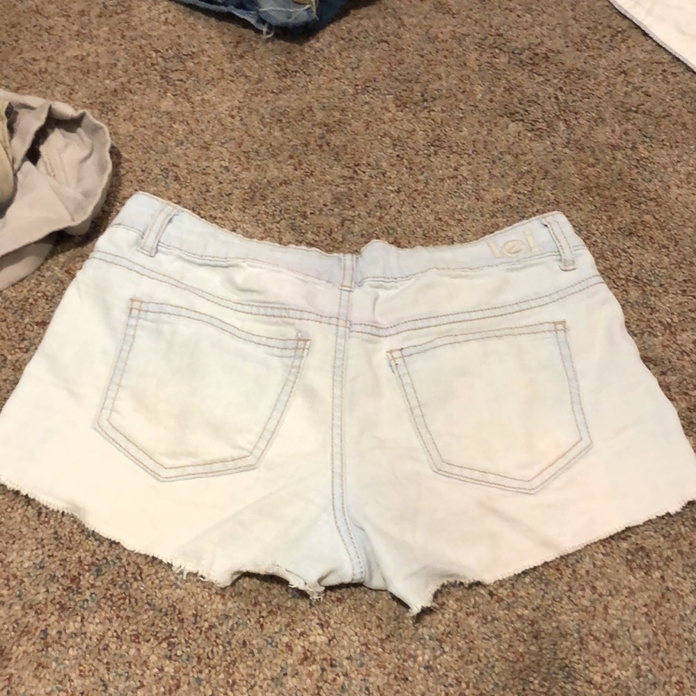 Shorts - Picture 4 of 8